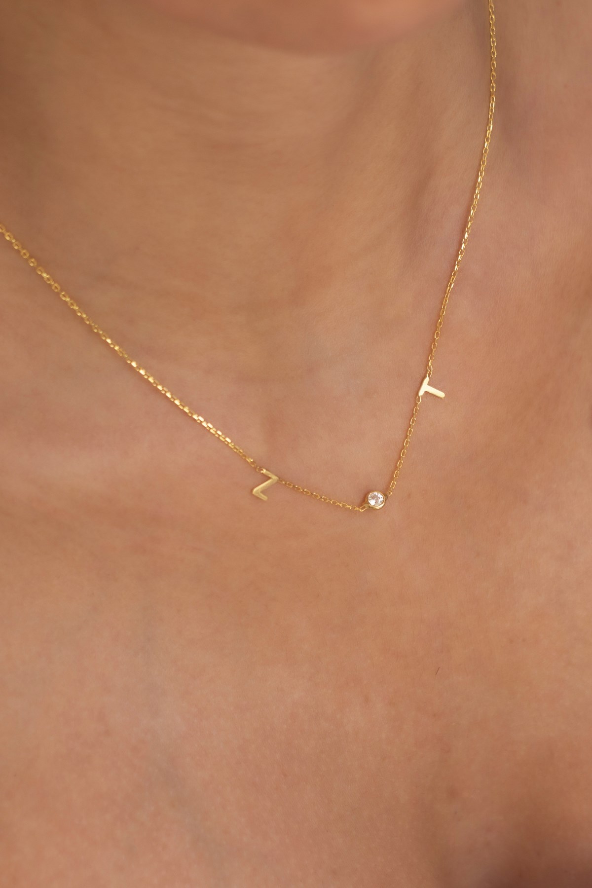 Gümüş Tek Taş Harf Kolye