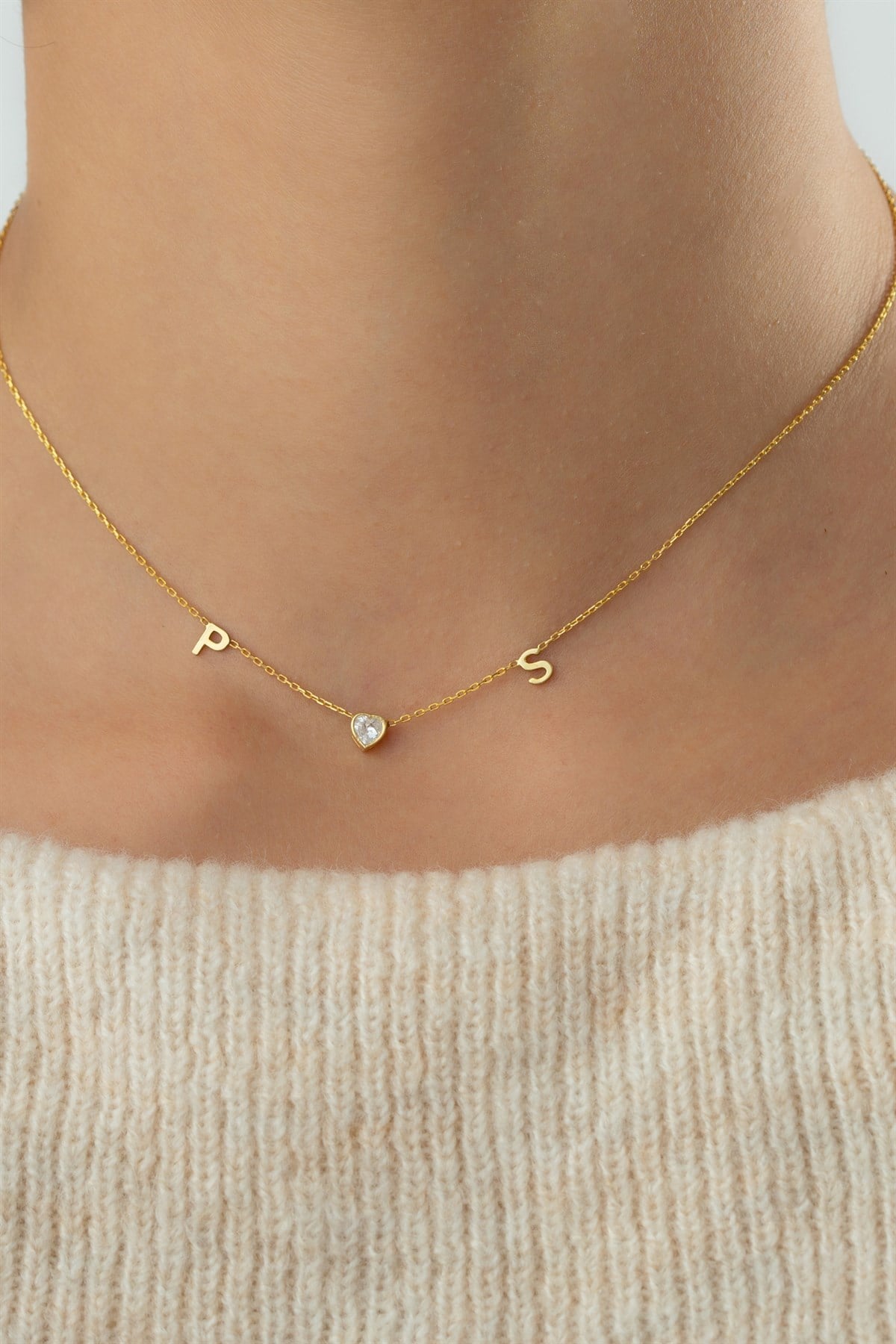 Gümüş Kalp Taşlı Harf Kolye