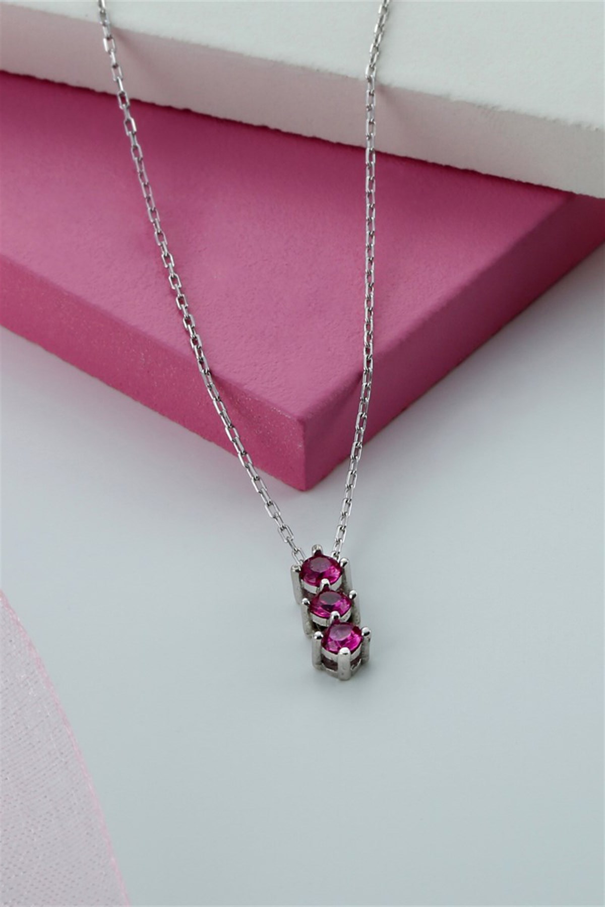 Gümüş Pembe Taşlı Kolye