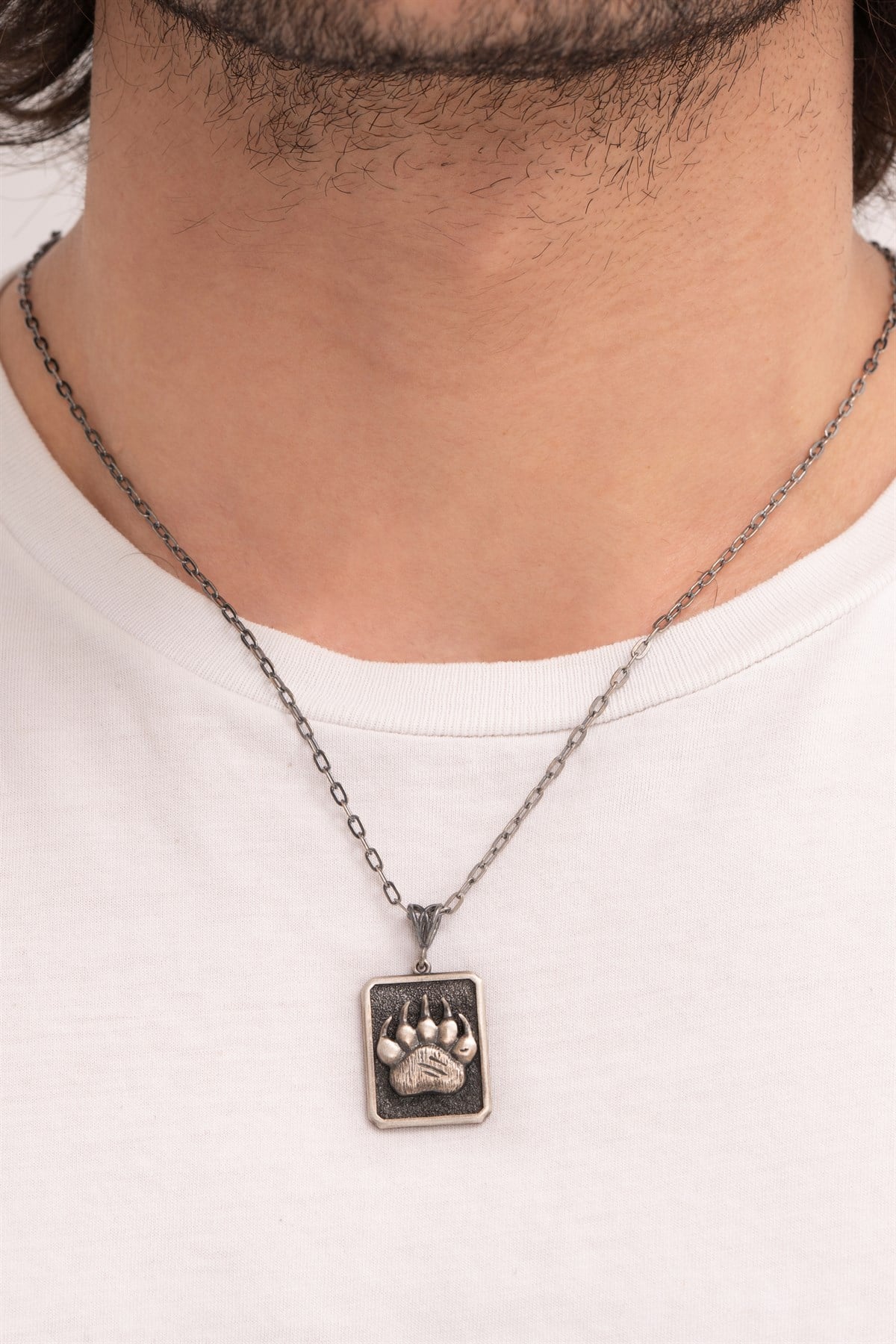  Gümüş Ayı Pençesi Figürlü Erkek Kolye