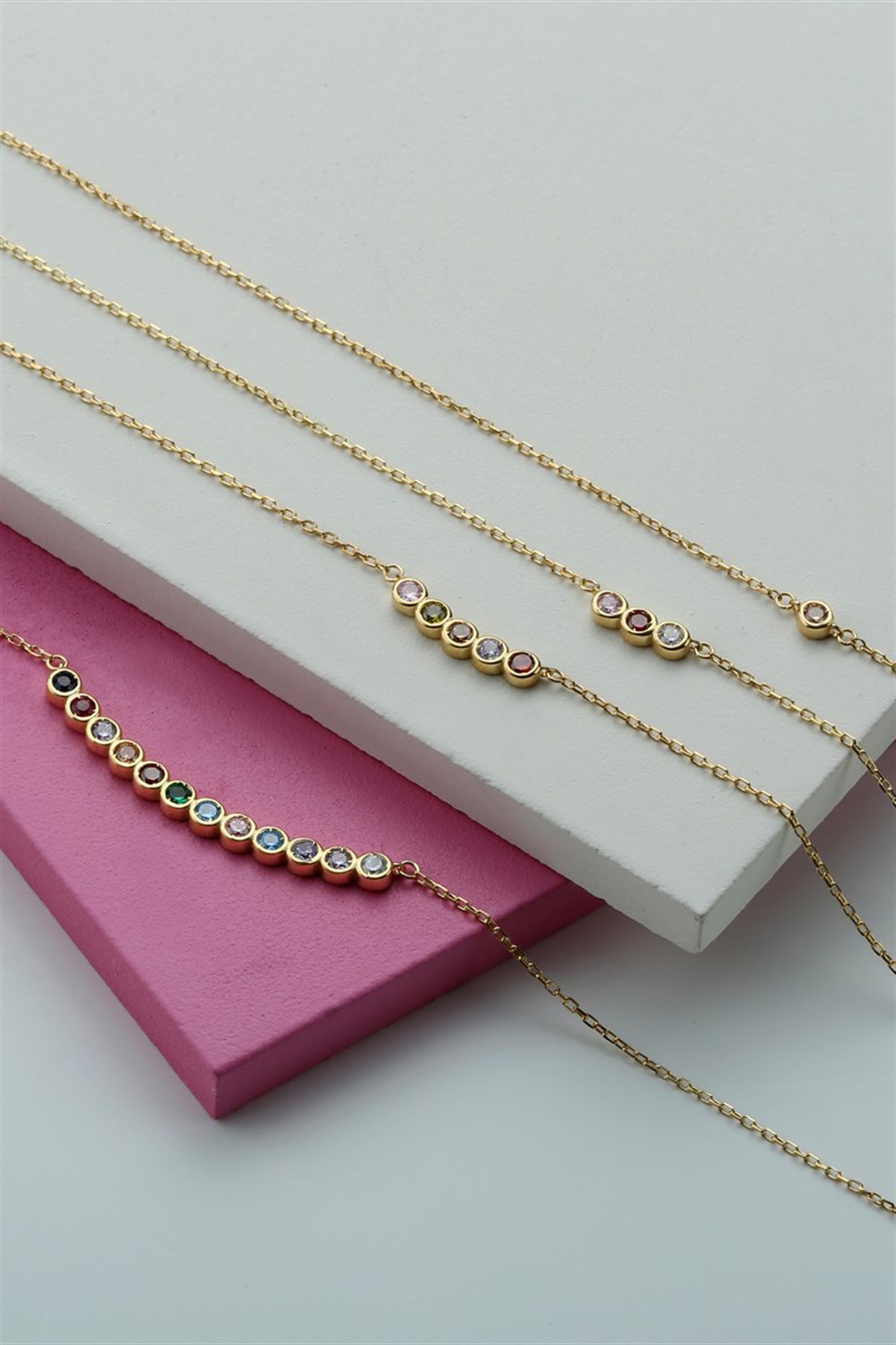 Gümüş Renkli Taşlı Kolye