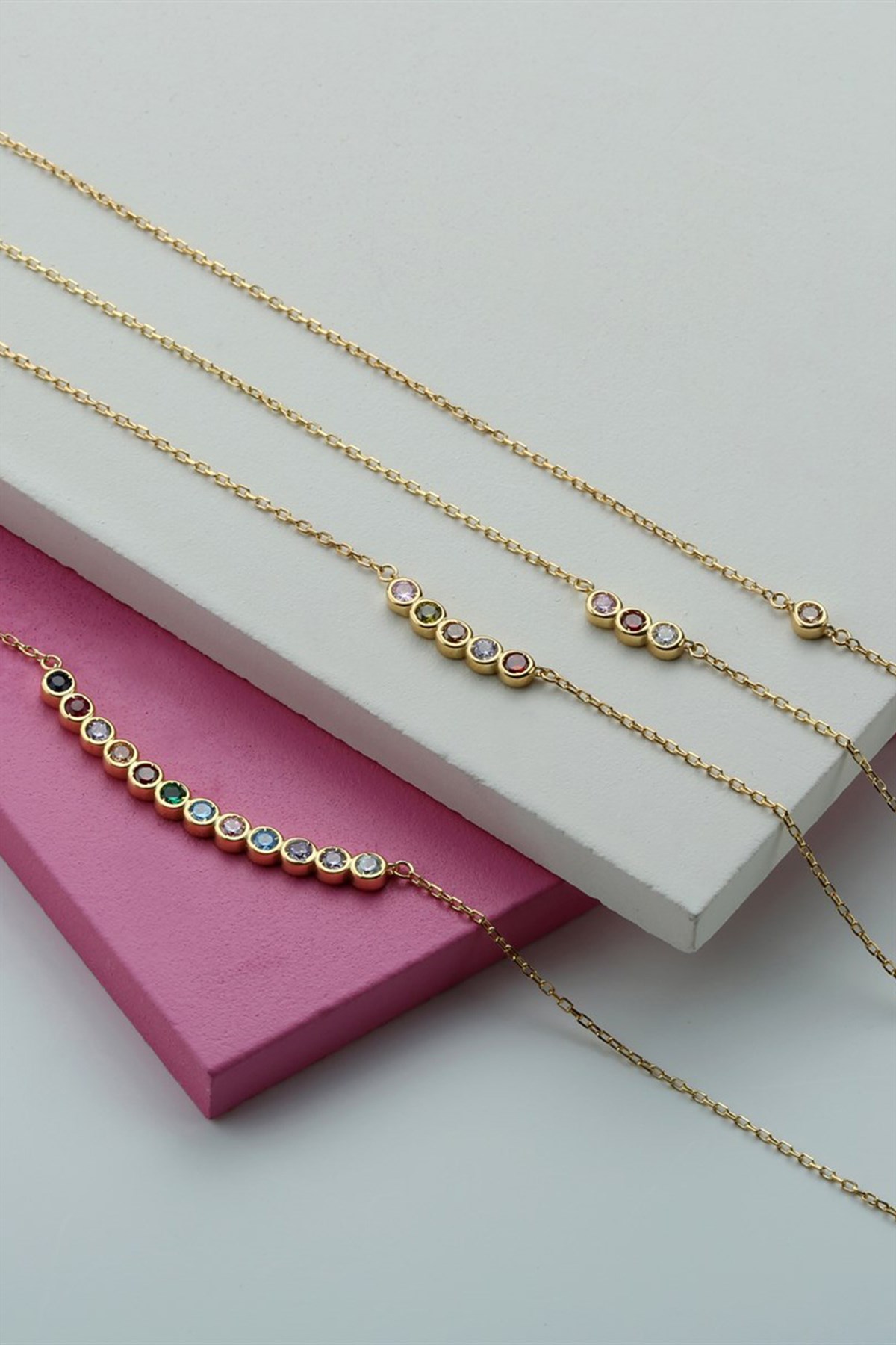 Gümüş Renkli Taşlı Kolye