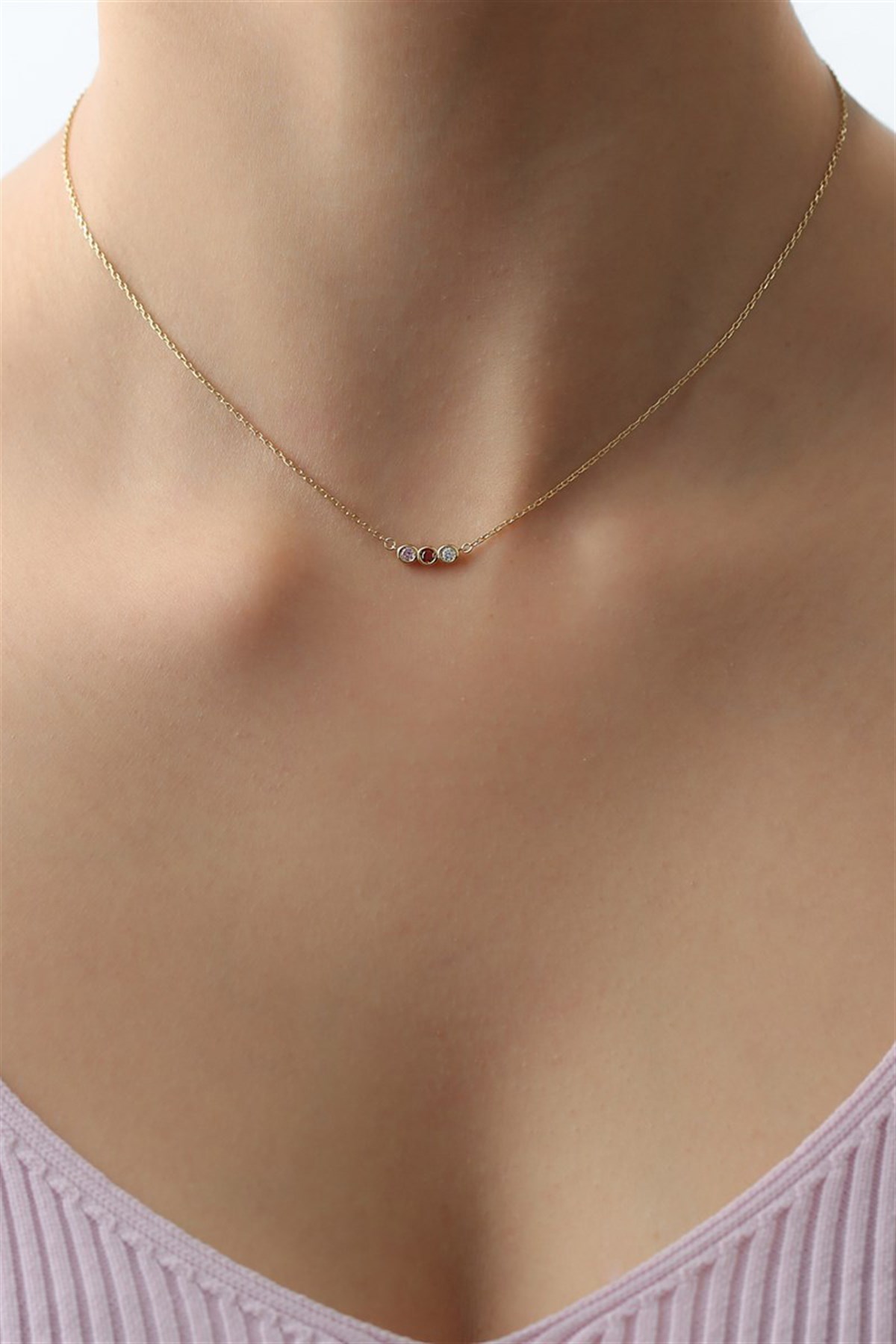 Gümüş Renkli Taşlı Kolye