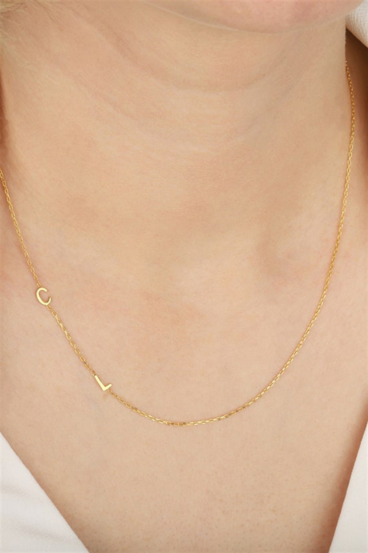 Gümüş Yandan Harfli Kolye