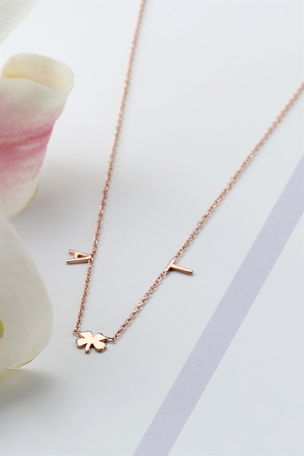 Gümüş Yoncalı Harf Kolye