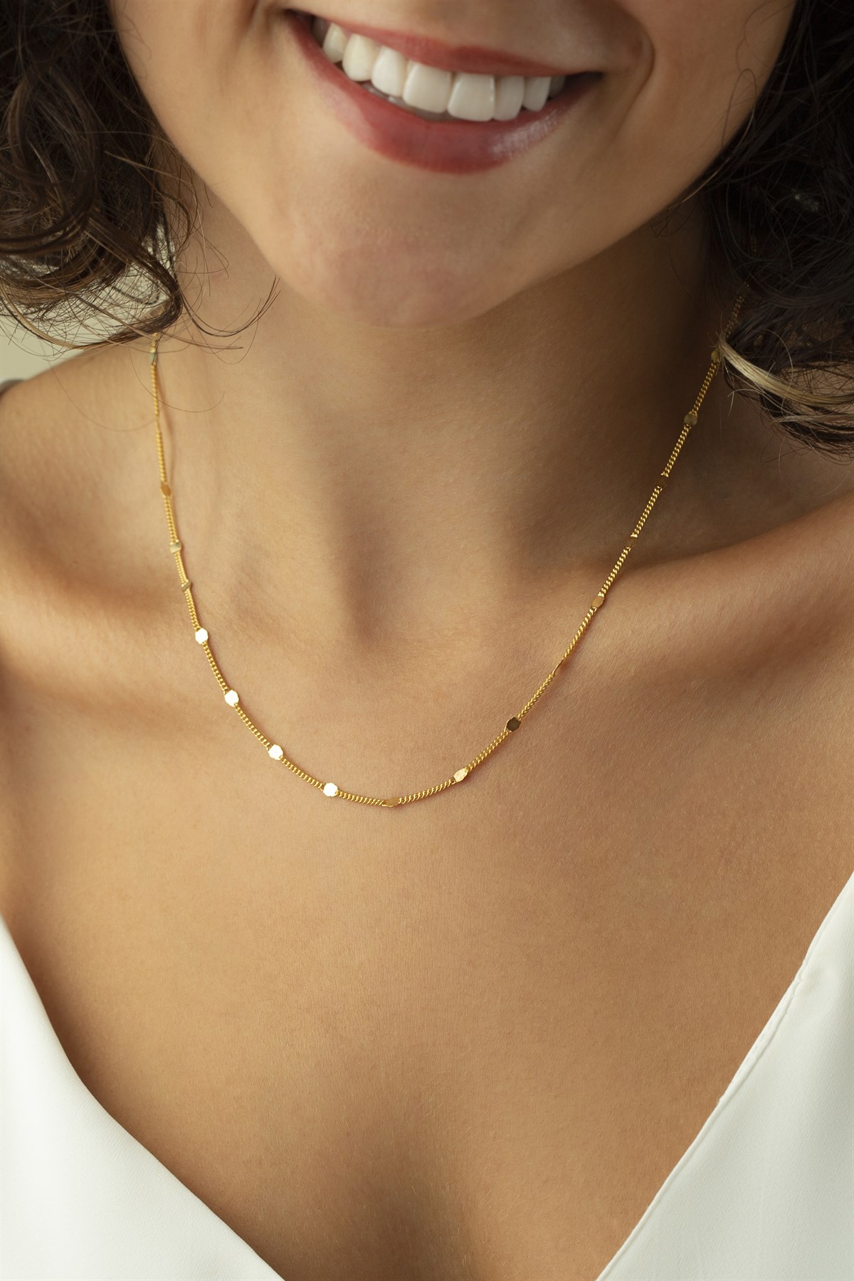 Gümüş Pullu Zincir Kolye