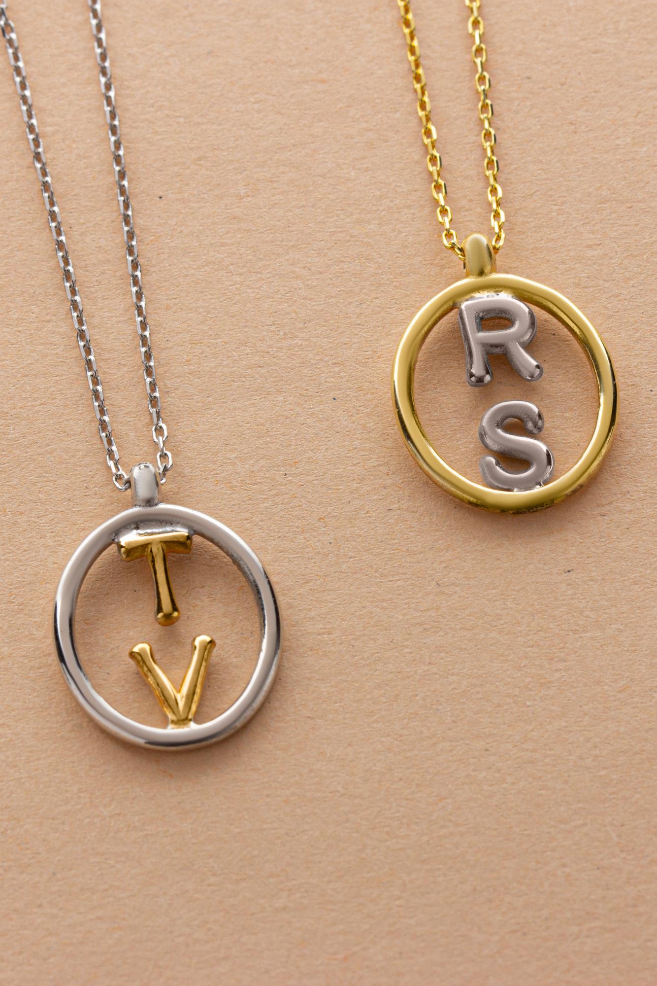 Kadın 925 Ayar Gümüş Oval Form Harf Kolye