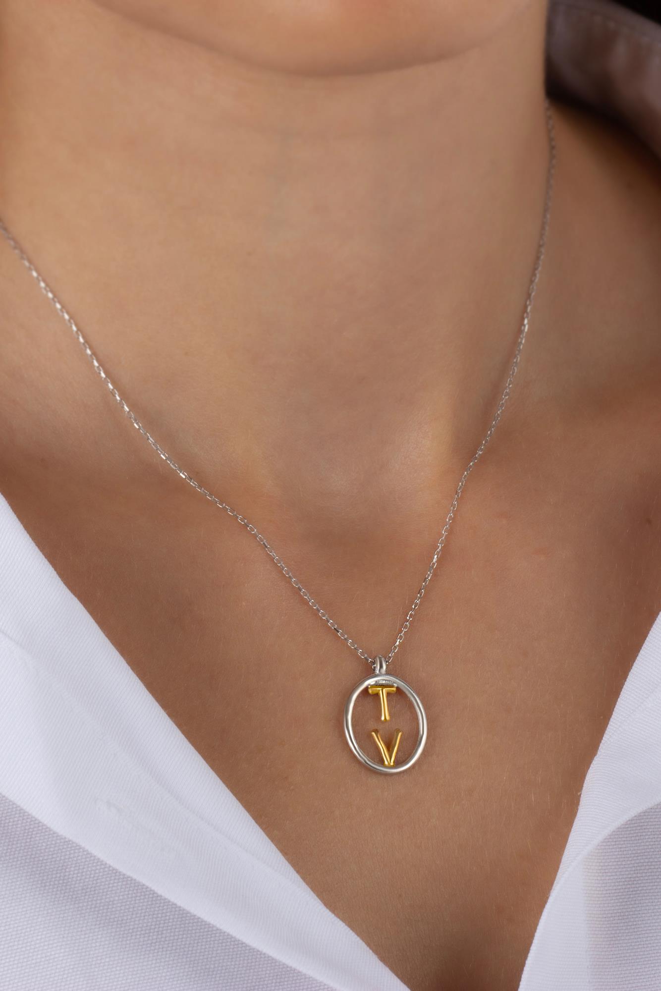 Kadın 925 Ayar Gümüş Oval Form Harf Kolye