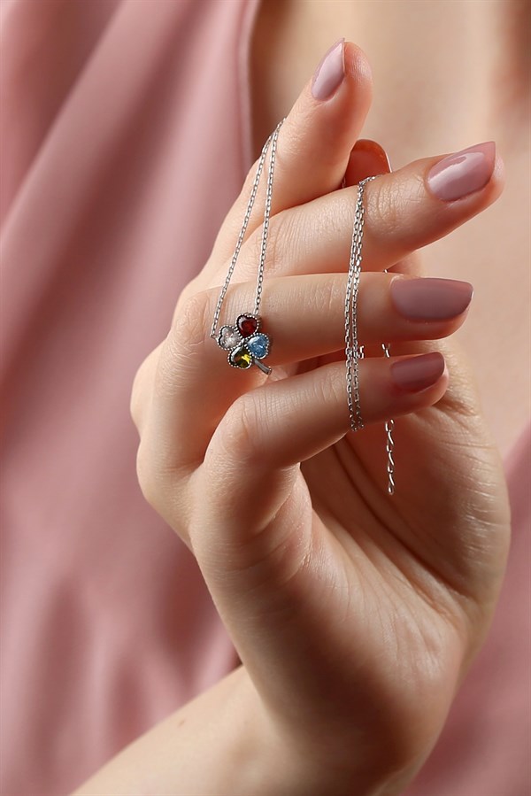 925 Ayar Kalpli Yonca Gümüş Kolye