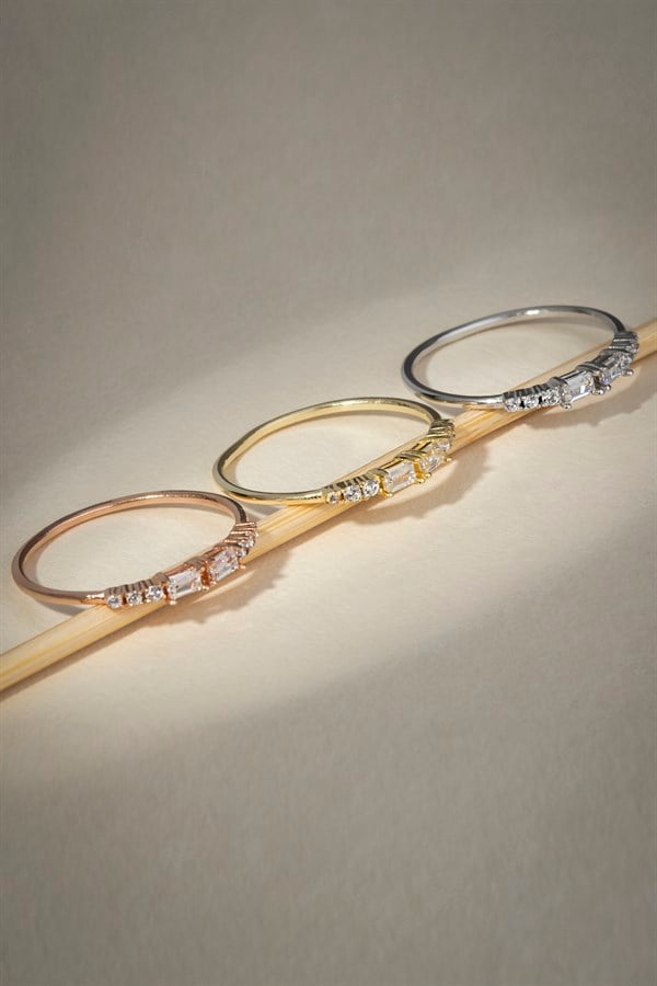 Altın Baget Taşlı Yüzük