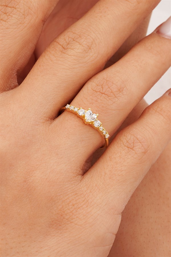 Altın Kalp Taşlı Yüzük