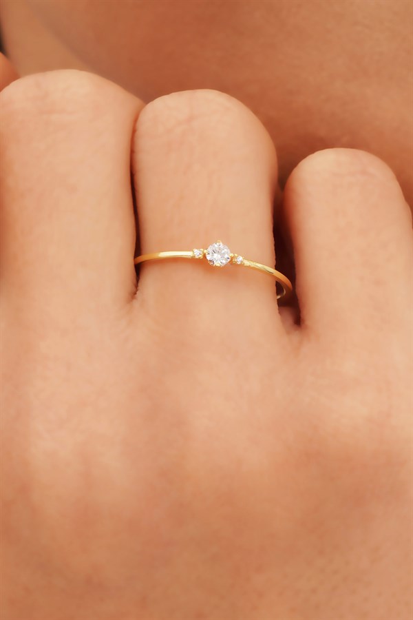 Altın Taşlı Minimal Yüzük