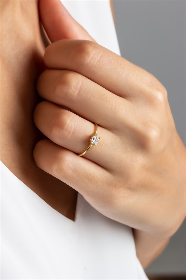 Altın Tektaş Yüzük