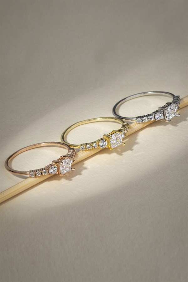 Altın Tektaş Yüzük