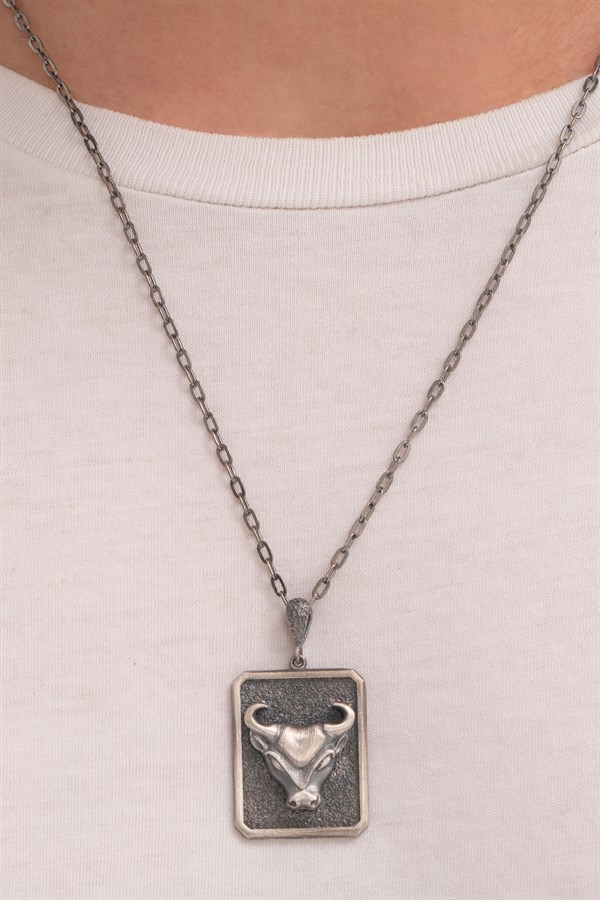 Gümüş Boğa Kolye