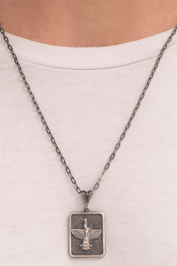 Gümüş Zerduş Figürlü Erkek Kolye