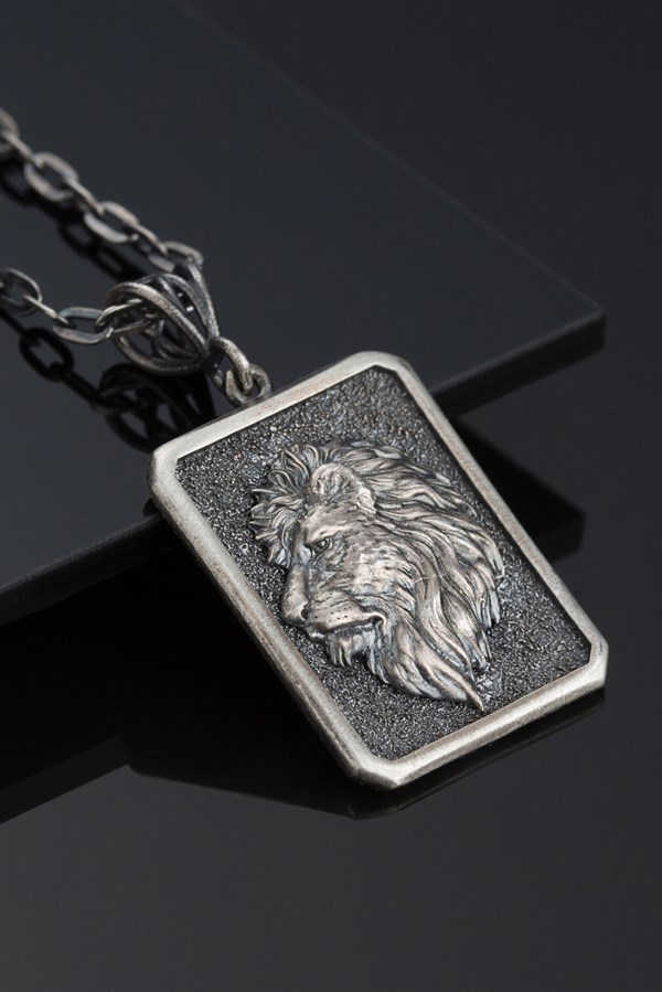 Gümüş Aslan Figürlü Erkek Kolye