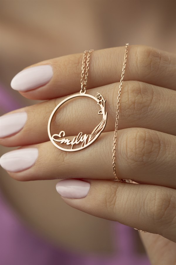 Gümüş Aylara Özel Çiçekli İsim Kolye 