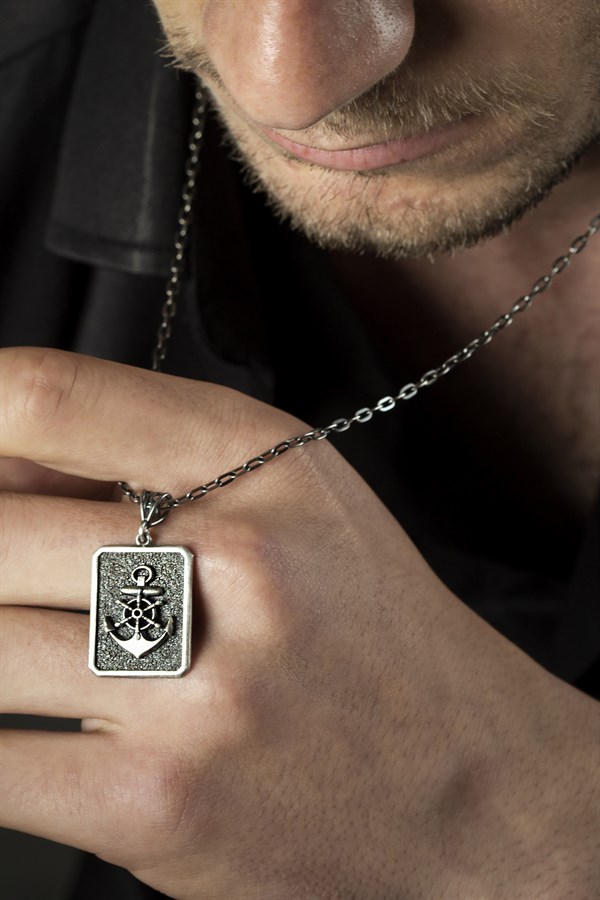 Gümüş Deniz Çapası Figürlü Kolye