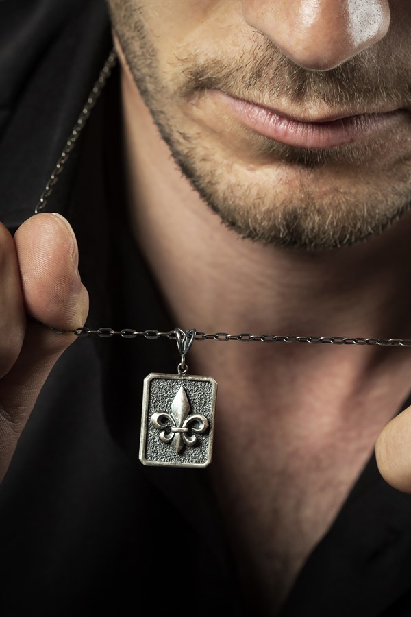 Gümüş Fransız Zambağı Kolye