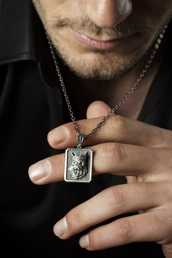 Gümüş King Kong Figürlü Erkek Kolye