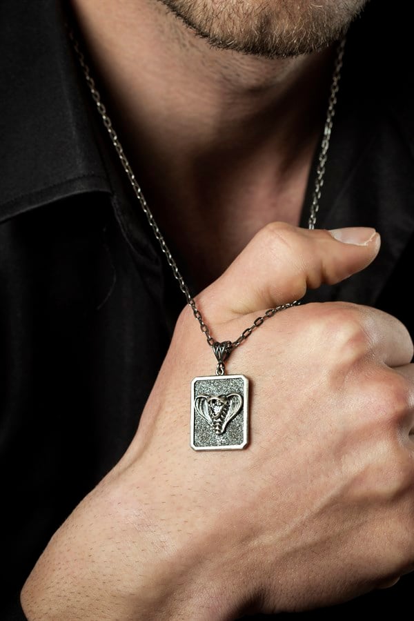 Gümüş Kobra Yılanı Kolye