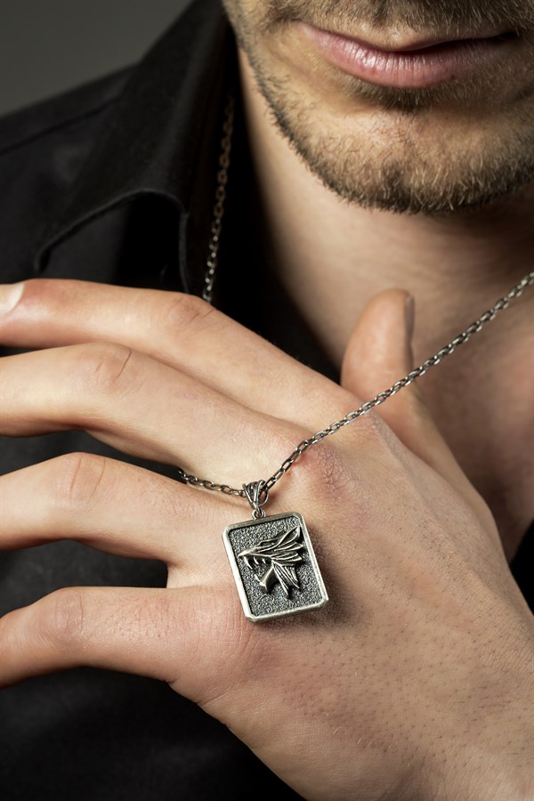 Gümüş Kurt Figürlü Erkek Kolye