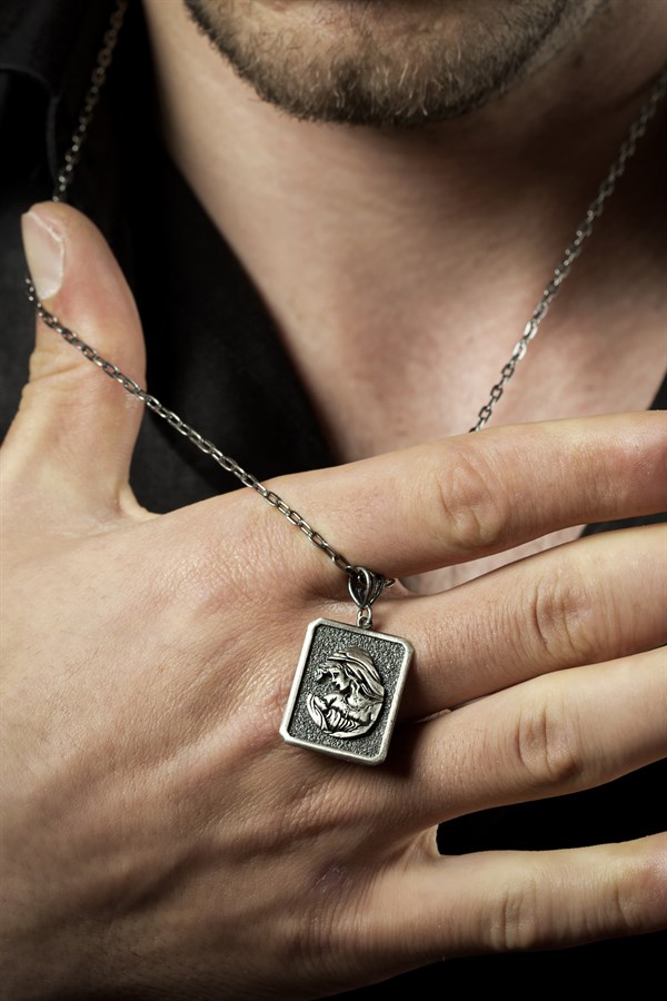 Gümüş Meryem Ana Figürlü Erkek Kolye