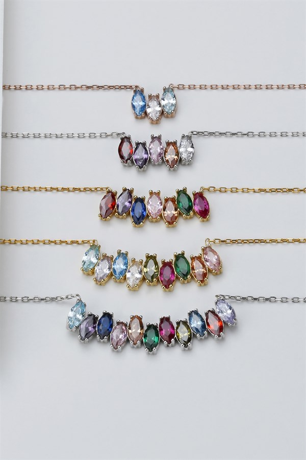 Gümüş Renkli Mekik Taşlı Kolye