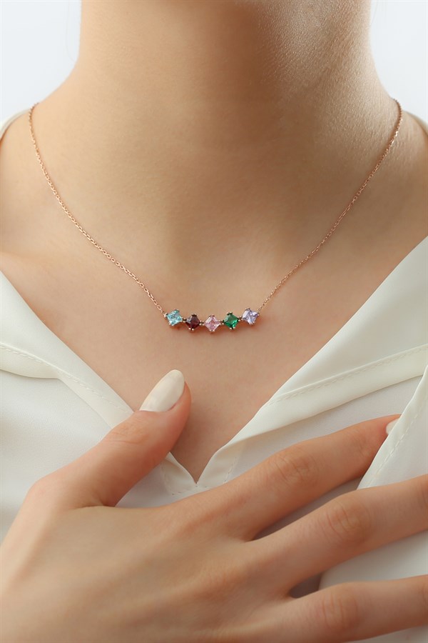 Gümüş Renkli Prenses Taşlı Kolye