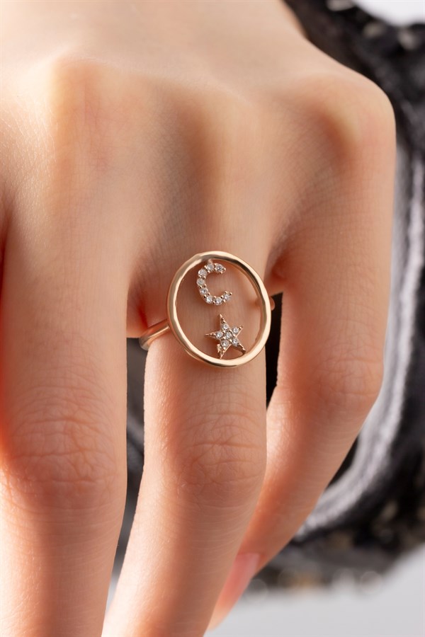 Gümüş Taşlı Ayarlanabilir Oval Form Harf Yüzük