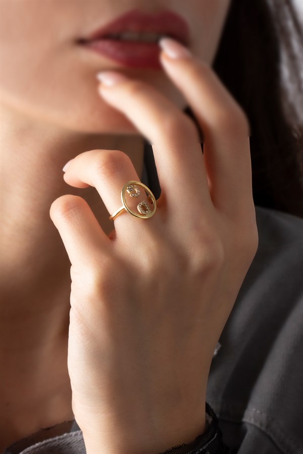 Gümüş Taşlı Ayarlanabilir Oval Form Harf Yüzük