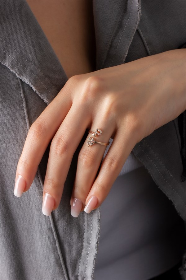 Gümüş Yoncalı Ayarlanabilir Harf Yüzük