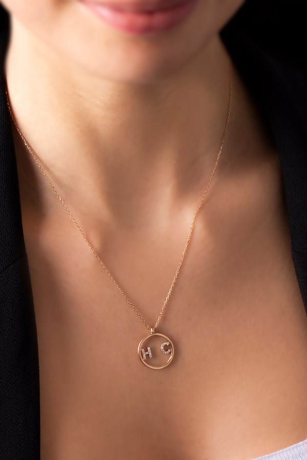 Gümüş Yuvarlak Form Harf Kolye