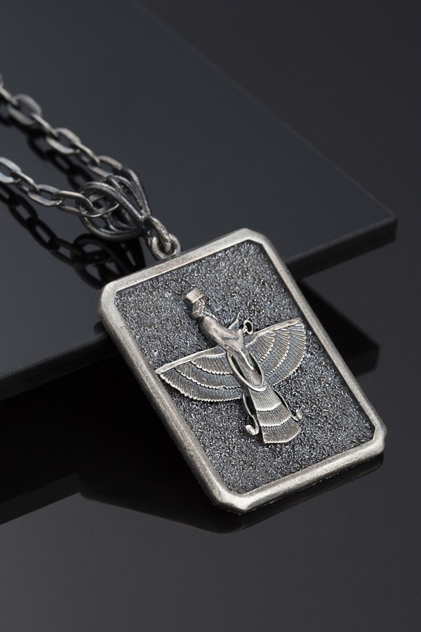 Gümüş Zerduş Figürlü Erkek Kolye