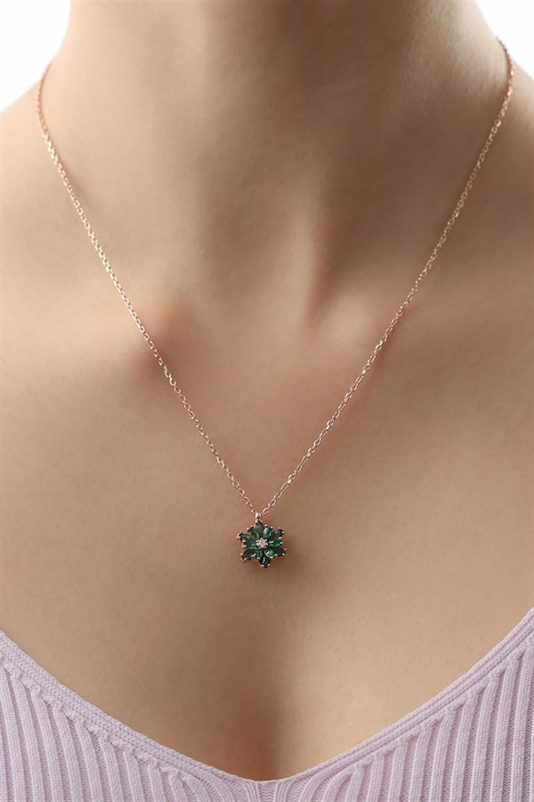 GümüşYeşil Taşlı Lotus Kamelya Çiçeği Kolye