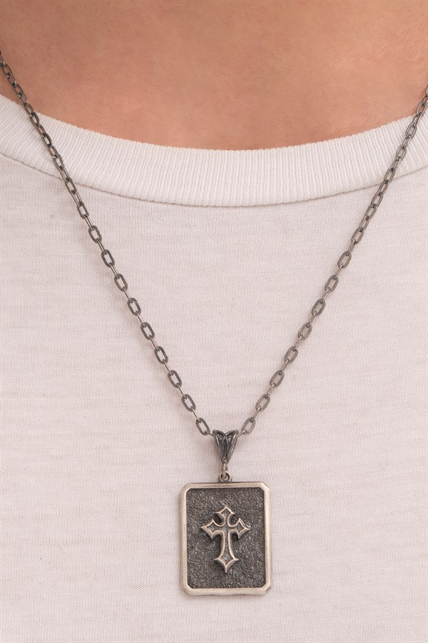 Gümüş Haç Kolye