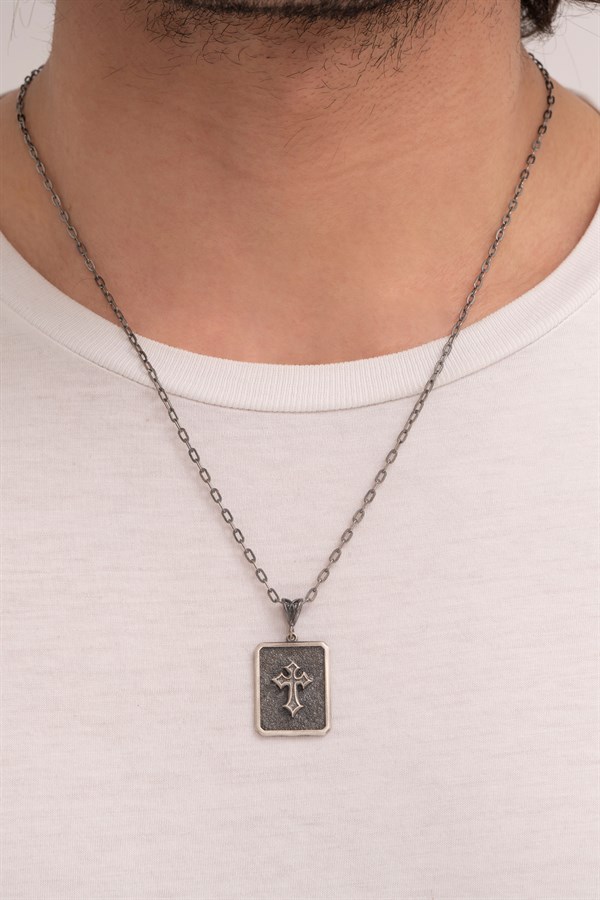 Gümüş Haç Kolye