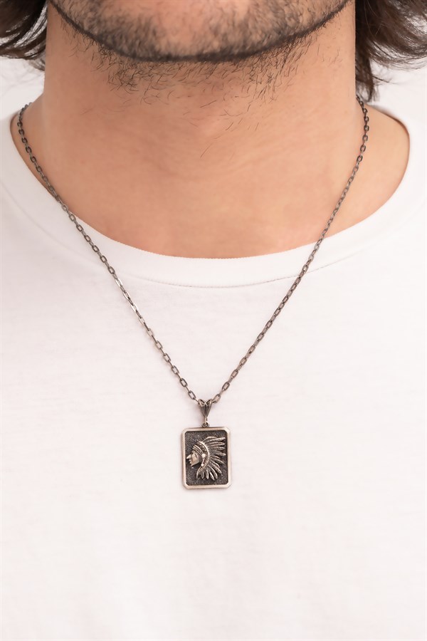 Gümüş Kızılderili Şef Figürlü Erkek Kolye