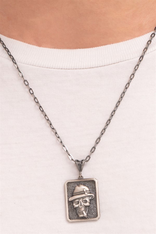 Gümüş Kuru Kafa Figürlü Erkek Kolye