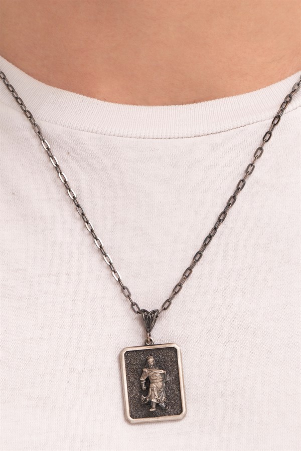 Gümüş Samuray Figürlü Erkek Kolye