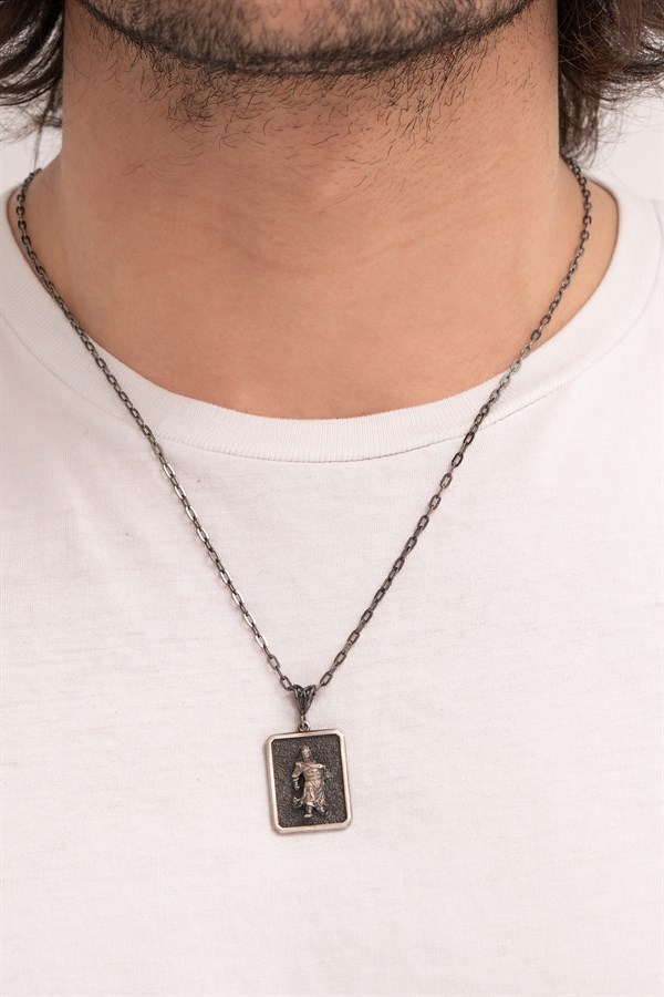 Gümüş Samuray Figürlü Erkek Kolye