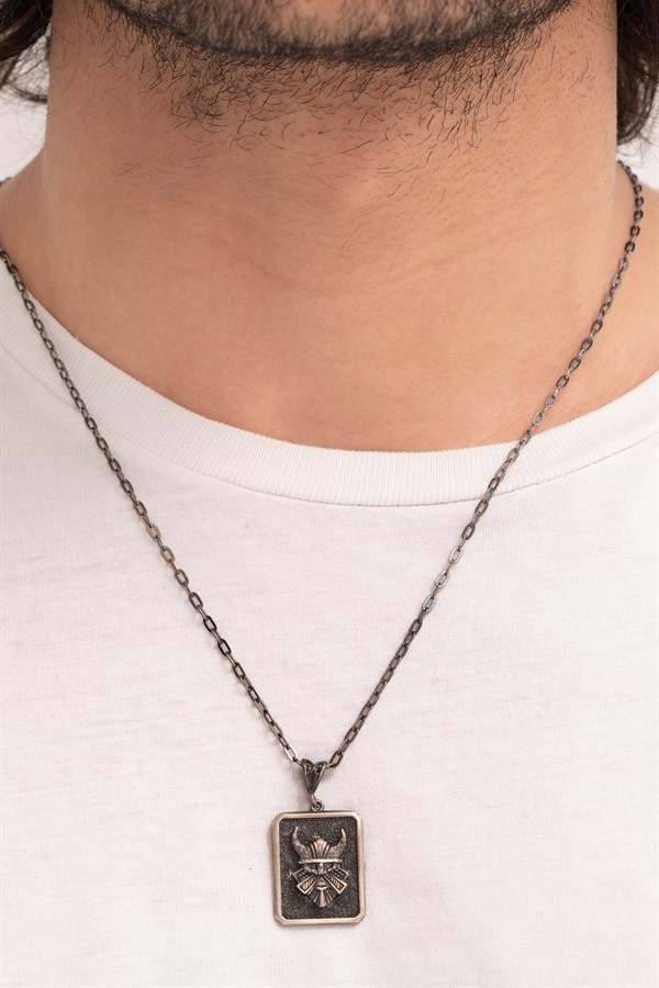 Gümüş Viking Savaşçı Figürlü Erkek Kolye