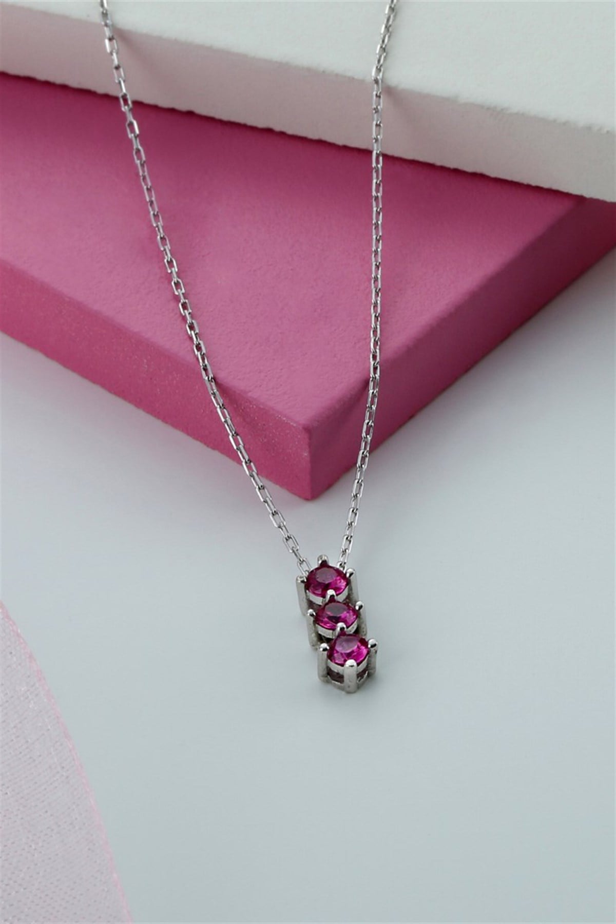 Gümüş Pembe Taşlı Kolye