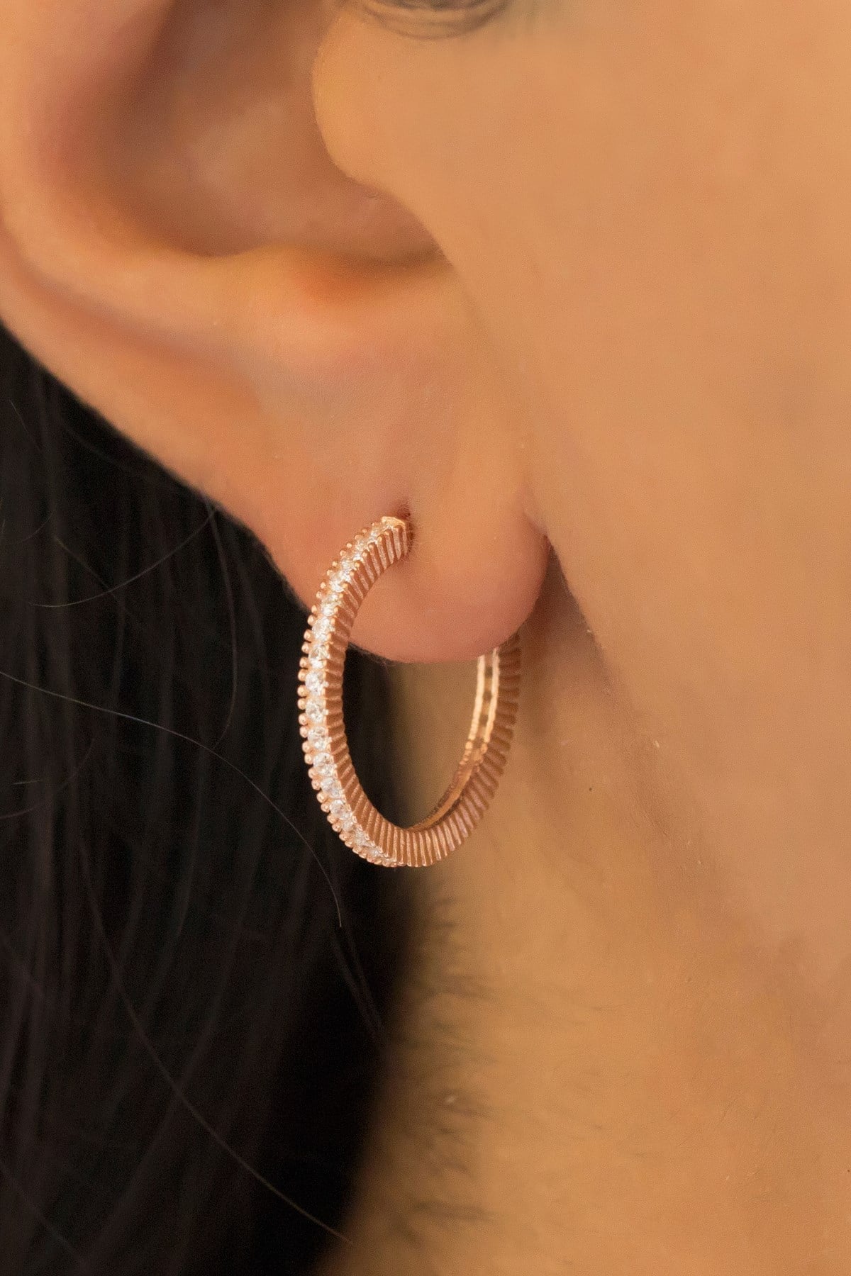 Gümüş Taşlı Büyük Boy Halka Küpe Lieza Jewelry  kpg210066