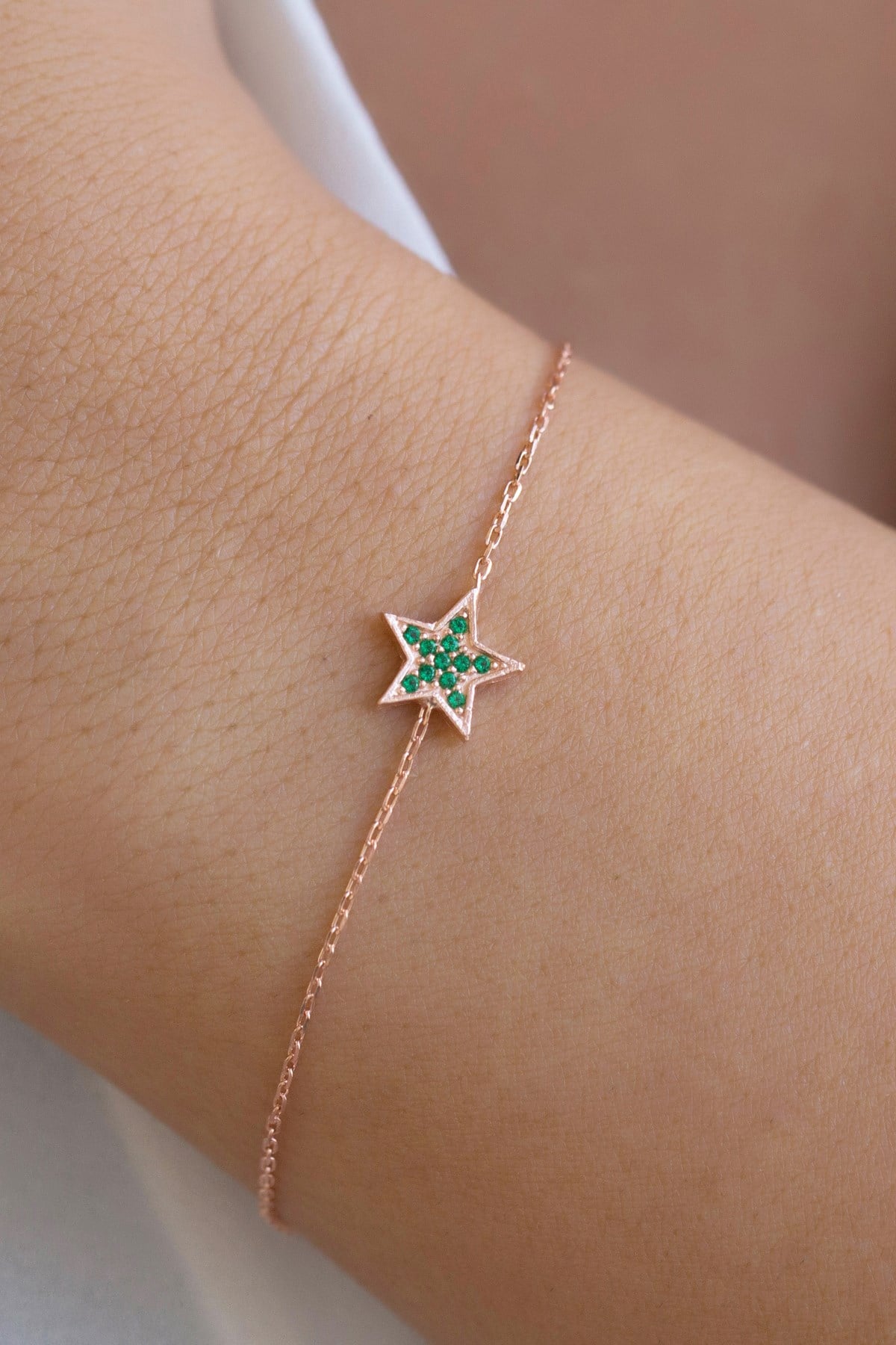 Gümüş Yeşil Taşlı Yıldız Bileklik Lieza Jewelry blkg210036