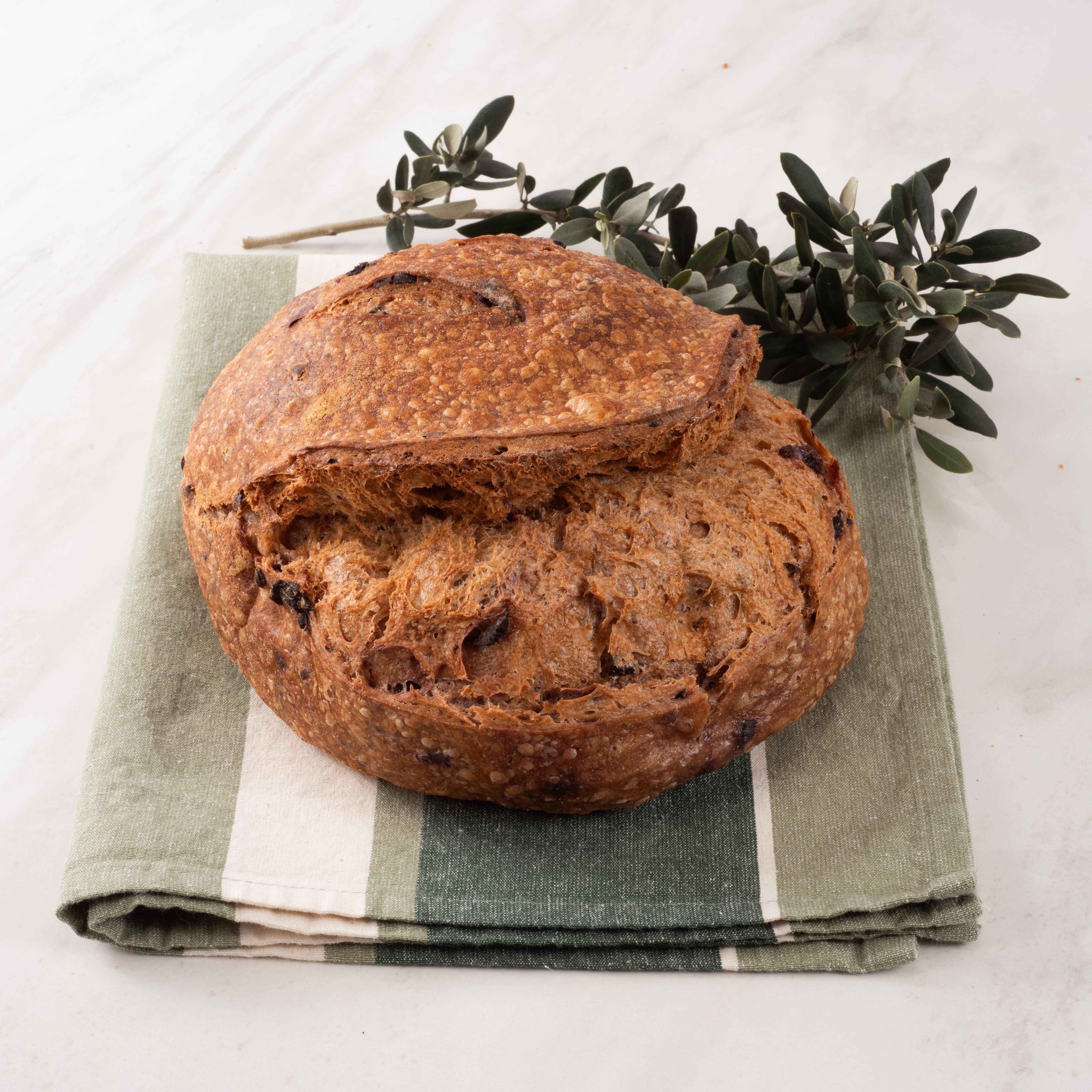 Zeytinli Ekşi Maya Ekmek