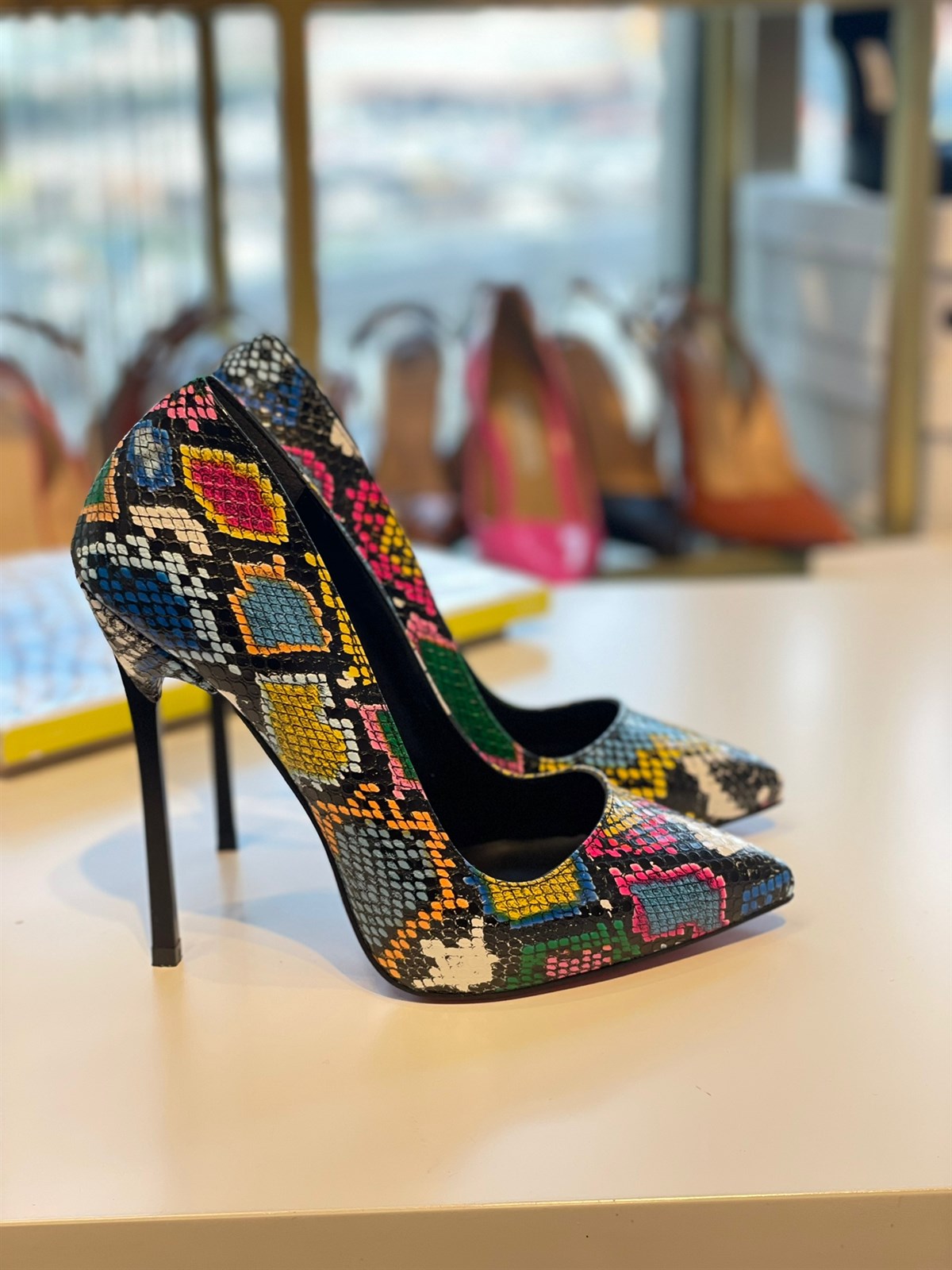 Ardie Siyah Desenli Mat 13 cm Stiletto