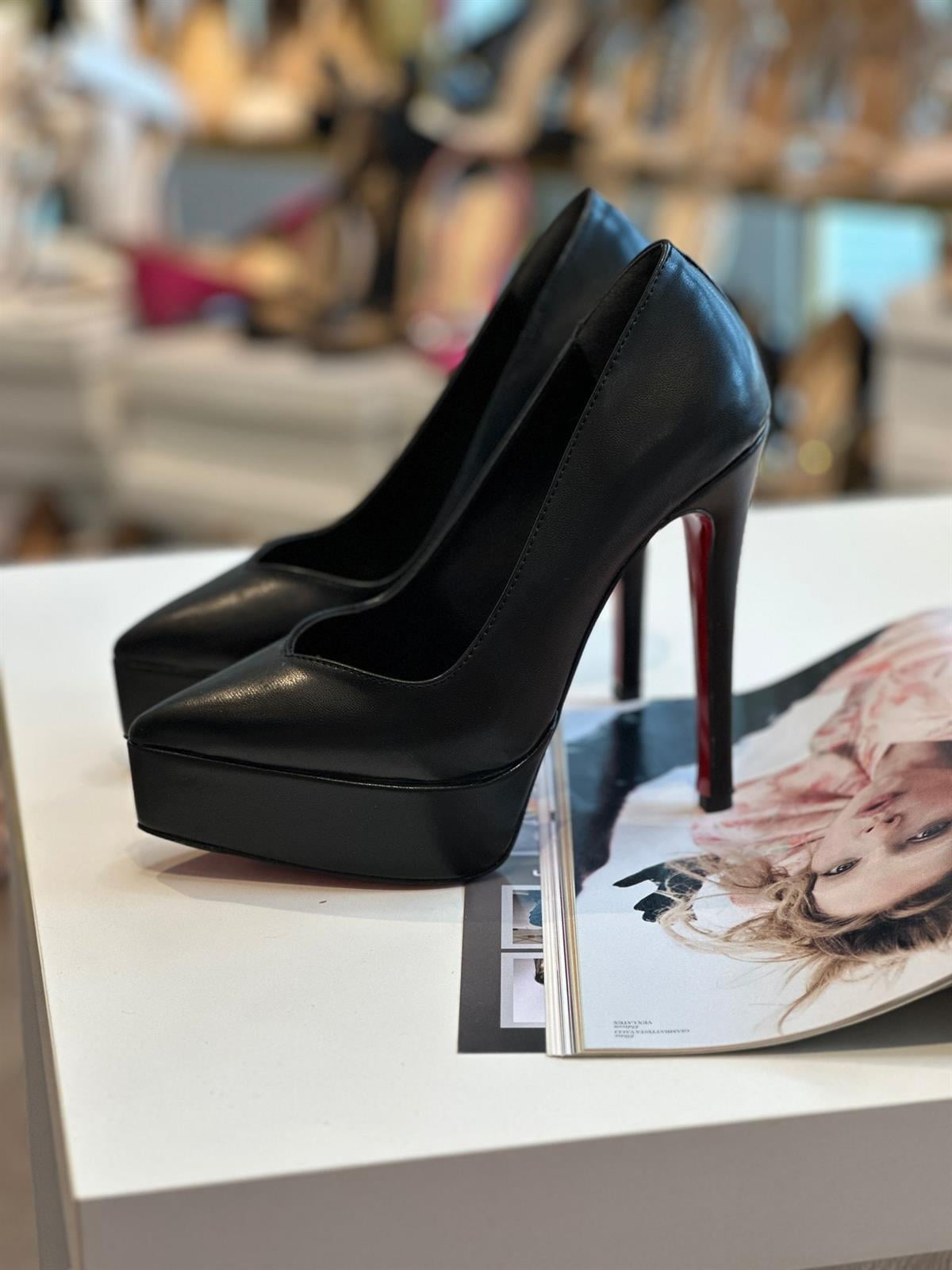 Beoly Siyah Mat 14 cm Stiletto