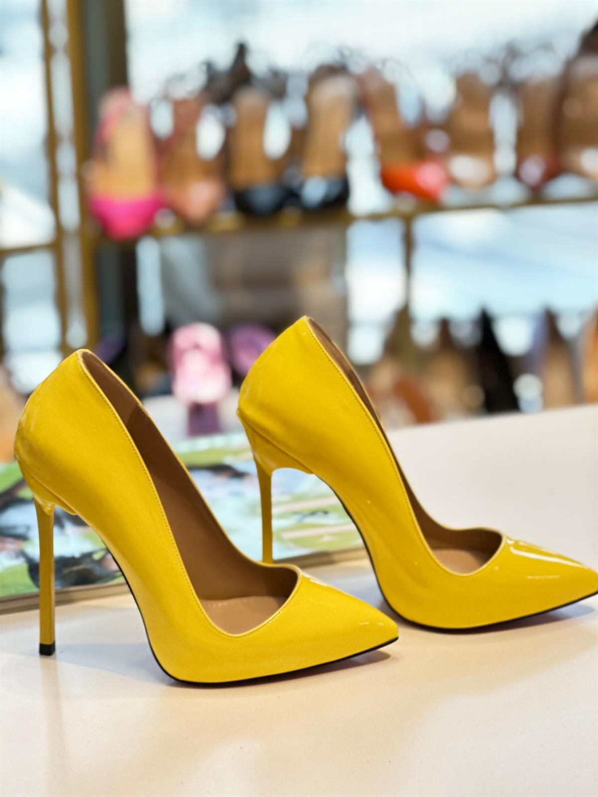 Corrine Sarı Rugan 13 cm Stiletto 